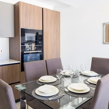 Seaview Penthouse In Mellieha With Island Views, Near Beaches *