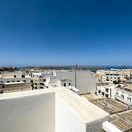 Apartment Seaview Penthouse In Mellieha, Views Of Gozo, Near Beaches *