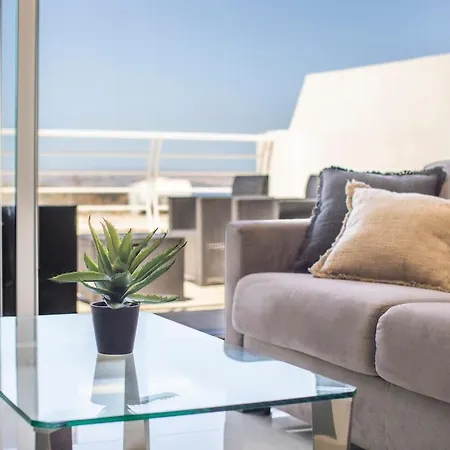 Seaview Penthouse In Mellieha With Island Views, Near Beaches Apartament Mellieħa