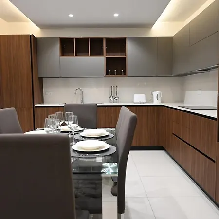 Seaview Penthouse In Mellieha With Island Views, Near Beaches Mellieħa