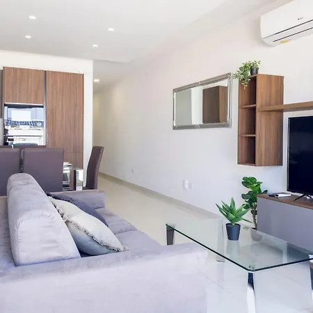 Seaview Penthouse In Mellieha With Island Views, Near Beaches Apartament Mellieħa
