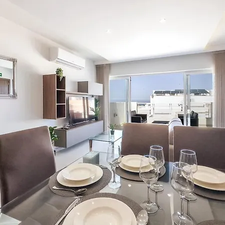 Penthouse With Seaviews And Country Views, Near Beaches * Mellieħa